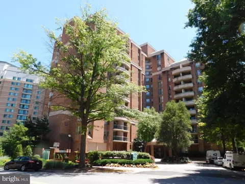 4808 Moorland Ln #503, Bethesda, MD 20814
