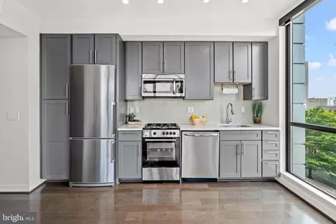 1320 Fenwick Ln #702, Silver Spring, MD 20910 photo 6