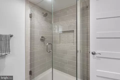 8409 Grove St, Silver Spring, MD 20910 photo 65