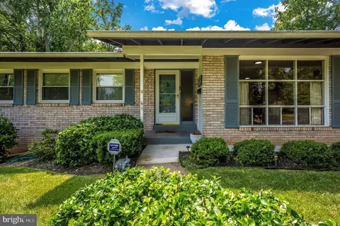 4712 Kemper St, Rockville, MD 20853
