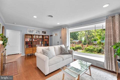 2419 Dennis Ave, Silver Spring, MD 20902 photo 4