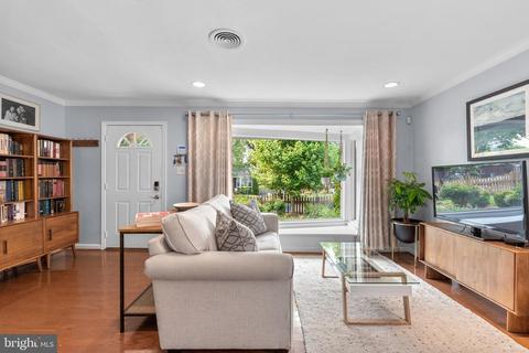 2419 Dennis Ave, Silver Spring, MD 20902 photo 3