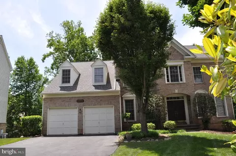 8904 Falls Farm Dr, Potomac, MD 20854