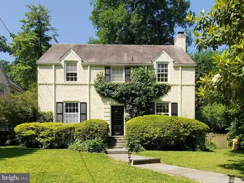7014 Meadow Ln, Chevy Chase, MD 20815