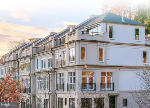 8127 River Rd, Bethesda, MD 20817