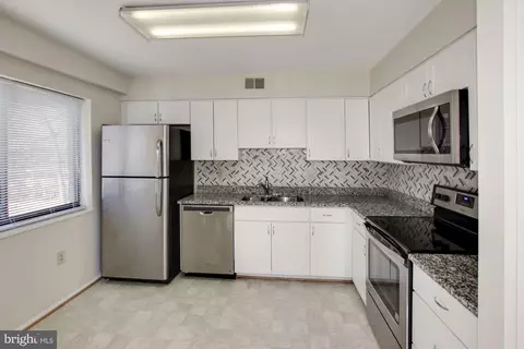 15100 Interlachen Dr #4-411, Silver Spring, MD 20906