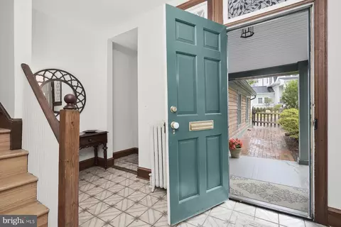 21 Vassar Cir, Glen Echo, MD 20812 photo 7