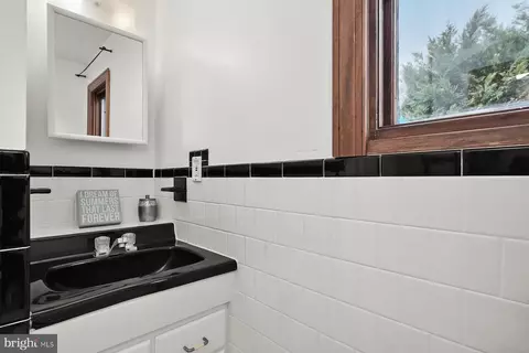 21 Vassar Cir, Glen Echo, MD 20812 photo 43