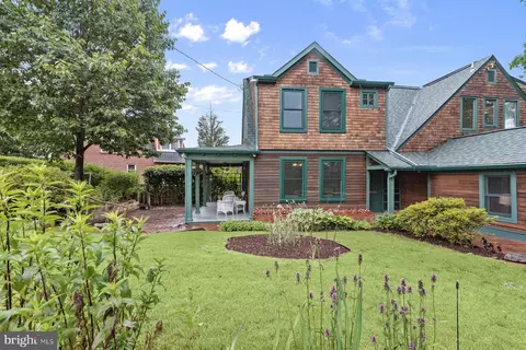 21 Vassar Cir, Glen Echo, MD 20812 photo 4