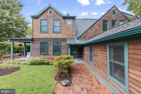 21 Vassar Cir, Glen Echo, MD 20812 photo 6