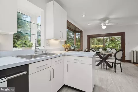 21 Vassar Cir, Glen Echo, MD 20812 photo 19