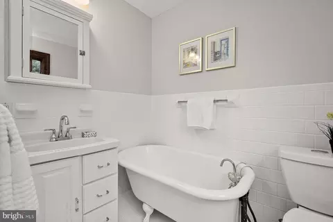 21 Vassar Cir, Glen Echo, MD 20812 photo 36