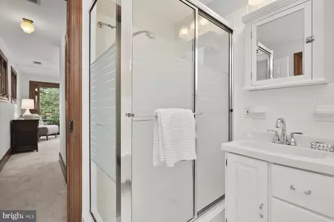 21 Vassar Cir, Glen Echo, MD 20812 photo 37
