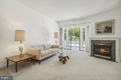 3200 N Leisure World Blvd #103, Silver Spring, MD 20906