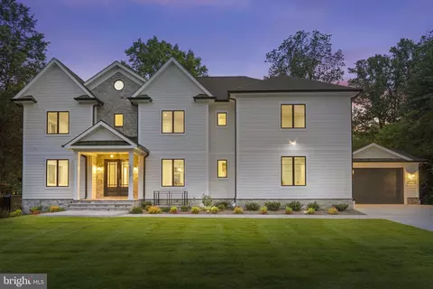 10406 Holbrook Dr, Potomac, MD 20854