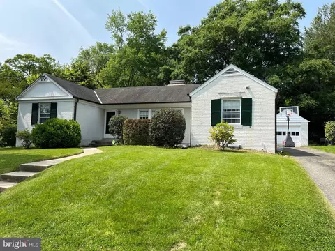 5602 Pollard Rd, Bethesda, MD 20816