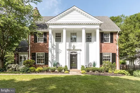 7100 Meadow Ln, Chevy Chase, MD 20815