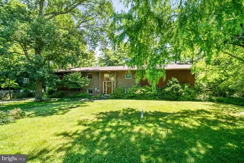 11823 Falls Rd, Potomac, MD 20854