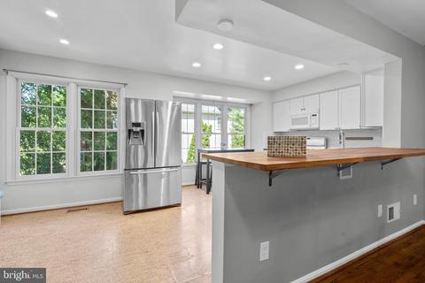 1111 Fairview Ct, Silver Spring, MD 20910 photo 11