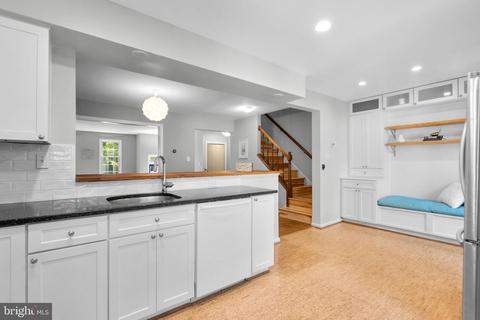 1111 Fairview Ct, Silver Spring, MD 20910 photo 16