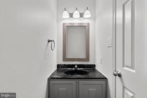 1111 Fairview Ct, Silver Spring, MD 20910 photo 5
