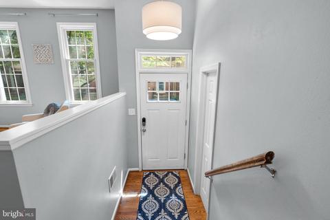 1111 Fairview Ct, Silver Spring, MD 20910 photo 4