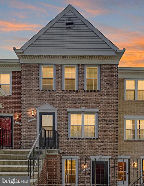 12051 Crimson Ln #201, Silver Spring, MD 20904