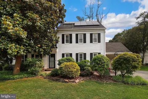 805 Fordham St, Rockville, MD 20850