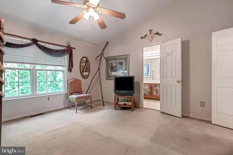 1803 Locust Grove Rd, Silver Spring, MD 20910 photo 18