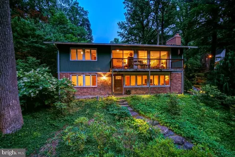 3216 Woodbine St, Chevy Chase, MD 20815