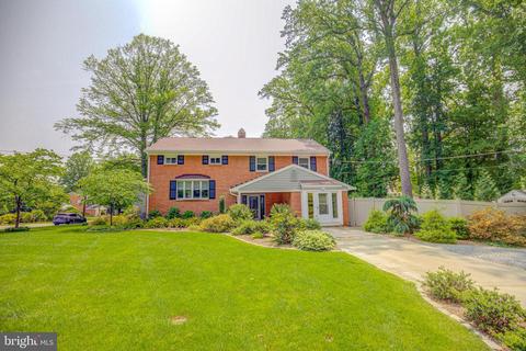 8201 Bryant Dr, Bethesda, MD 20817