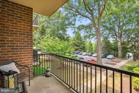 9804 Georgia Ave #23-201, Silver Spring, MD 20902 photo 2