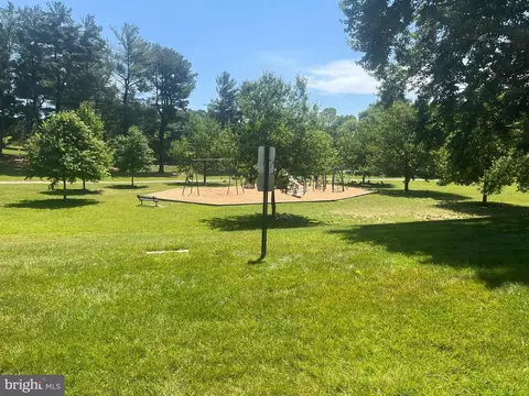 18909 Mills Choice Rd #1, Montgomery Village, MD 20886