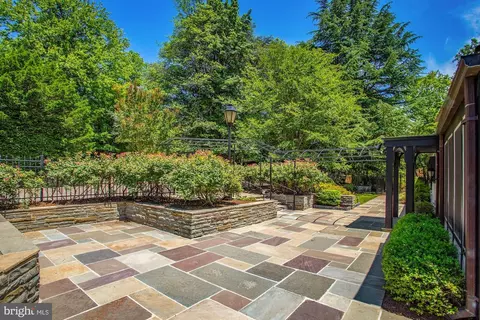 9218 Colesville Rd, Silver Spring, MD 20910 photo 68