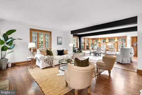 9218 Colesville Rd, Silver Spring, MD 20910 photo 4