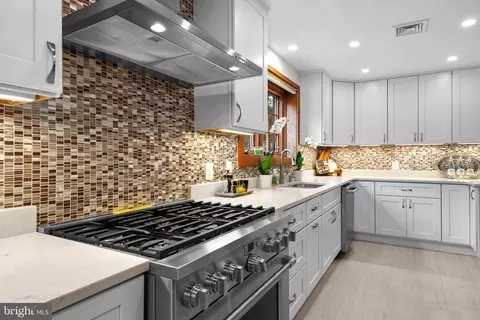 9218 Colesville Rd, Silver Spring, MD 20910 photo 26