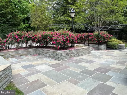 9218 Colesville Rd, Silver Spring, MD 20910 photo 60