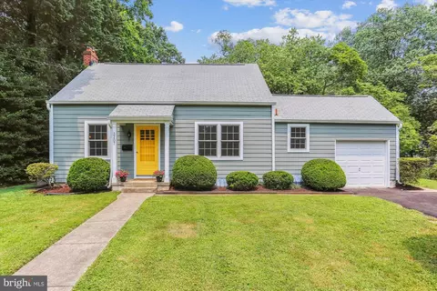 3207 Mccomas Ave, Kensington, MD 20895