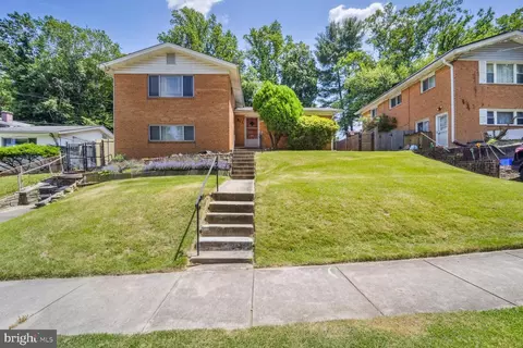 811 Malibu Dr, Silver Spring, MD 20901