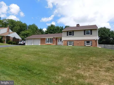 4272 Charley Forest St, Olney, MD 20832