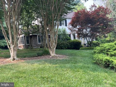 4909 Fort Sumner Dr, Bethesda, MD 20816