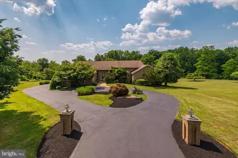 11013 Balantre Ln, Potomac, MD 20854