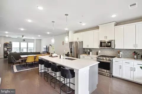 831 Rockwell Ave, Gaithersburg, MD 20878