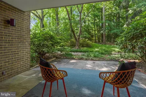 4990 Sentinel Dr #16-205, Bethesda, MD 20816