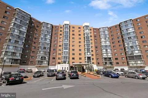 15101 Interlachen Dr #1-506, Silver Spring, MD 20906