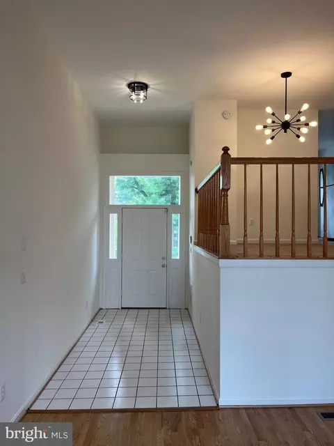 7 Dawn View Ct, Silver Spring, MD 20904 photo 3