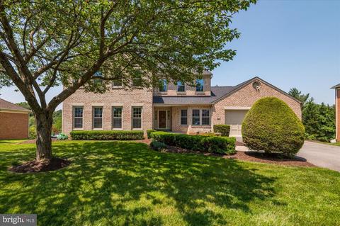 7509 Royal Dominion Dr, Bethesda, MD 20817