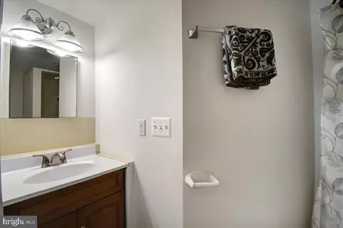 14847 Hammersmith Cir, Silver Spring, MD 20906 photo 17