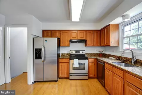 14847 Hammersmith Cir, Silver Spring, MD 20906 photo 5