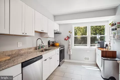 10308 Conover Dr, Silver Spring, MD 20902 photo 5